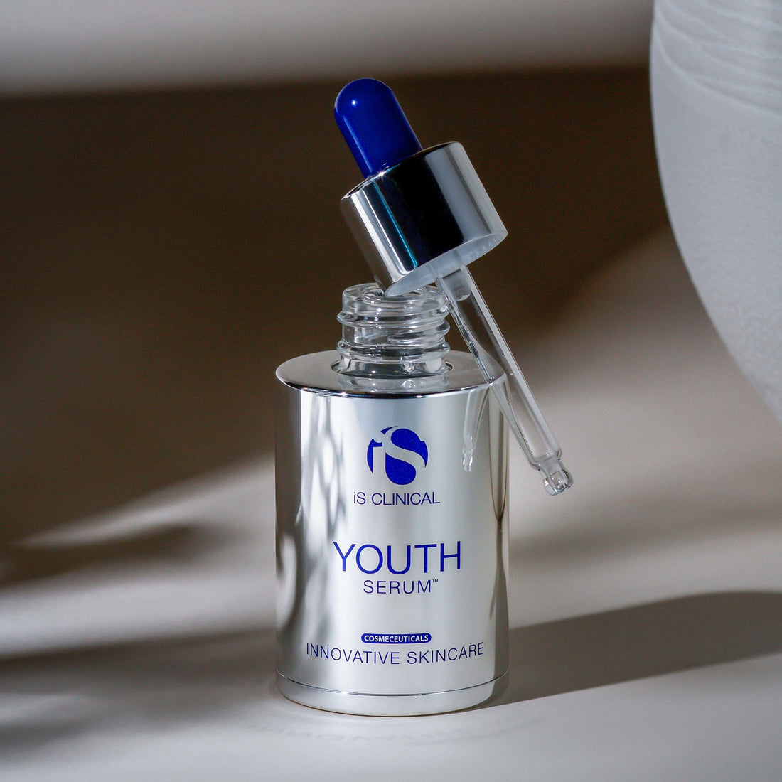 iS Clinical Youth Serum (1 oz.)