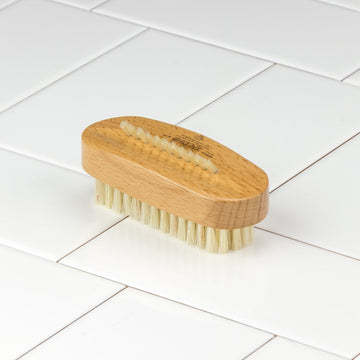 Aqua Luxurious Nail Brush